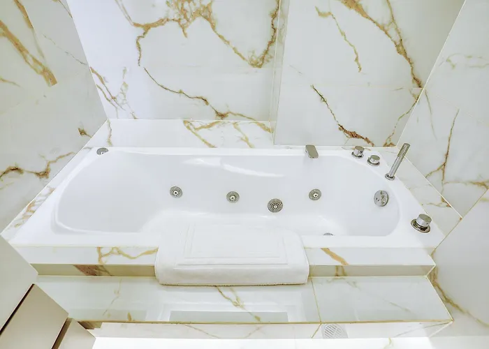 The Canopy Loft, A Curated 5-star Experience Athènes